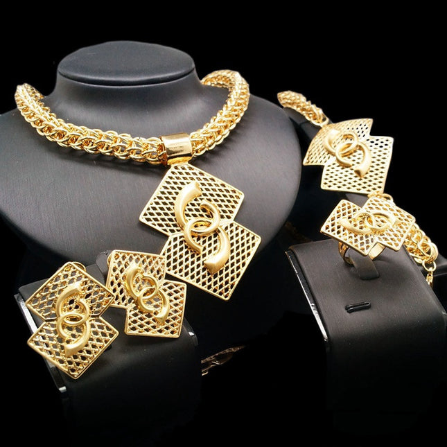 Dubai Gold 18 Karat vergoldetes Schmuckset mit übertriebenem Anhänger