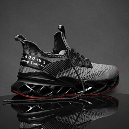 Herren Freizeitsportschuhe mit Schnürung und mittlerem Absatz in Schwarz.