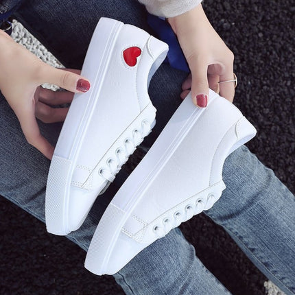 Mode Neue Frau PU Leder Schuhe Damen Atmungsaktive Nette Herz Wohnungen Casual Schuhe Weiße Turnschuhe