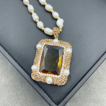 Europäischer amerikanischer und französischer Stil leichter Luxus lichte mpfindlicher Stein Schmuck