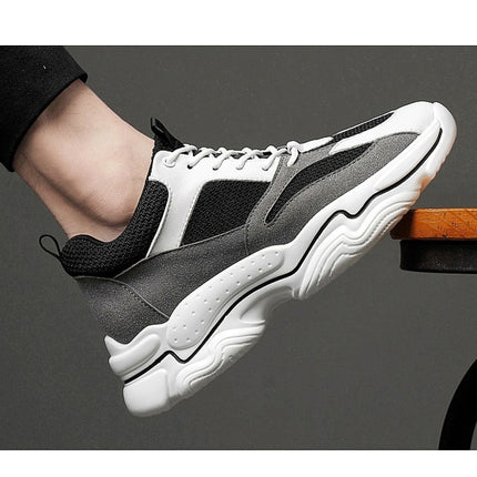 Herrenschuhe mit farblich passender, modischer, mittelhoher Ferse und unsichtbarer, höhenverstärkender Rindsledernaht